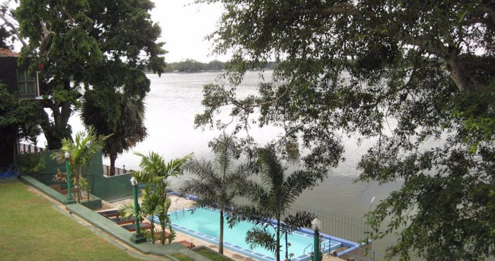 Lake Wind Hotel Tissamaharama Esterno foto