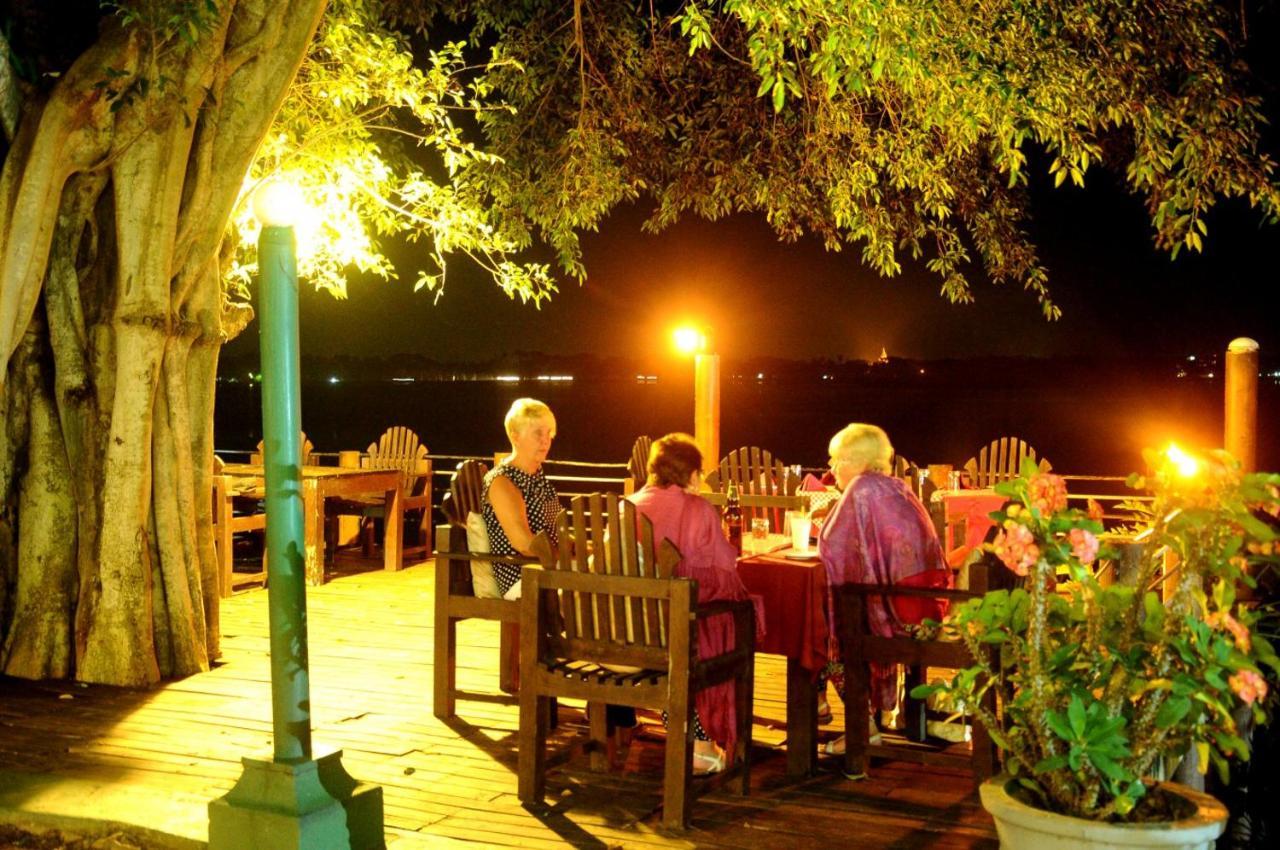 Lake Wind Hotel Tissamaharama Esterno foto