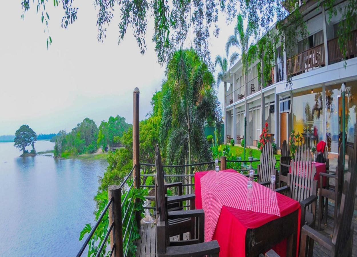 Lake Wind Hotel Tissamaharama Esterno foto